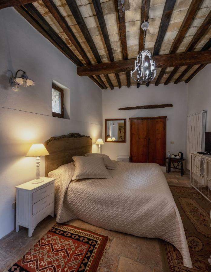 Castello Valenzino Aparthotel Pierantonio Kültér fotó