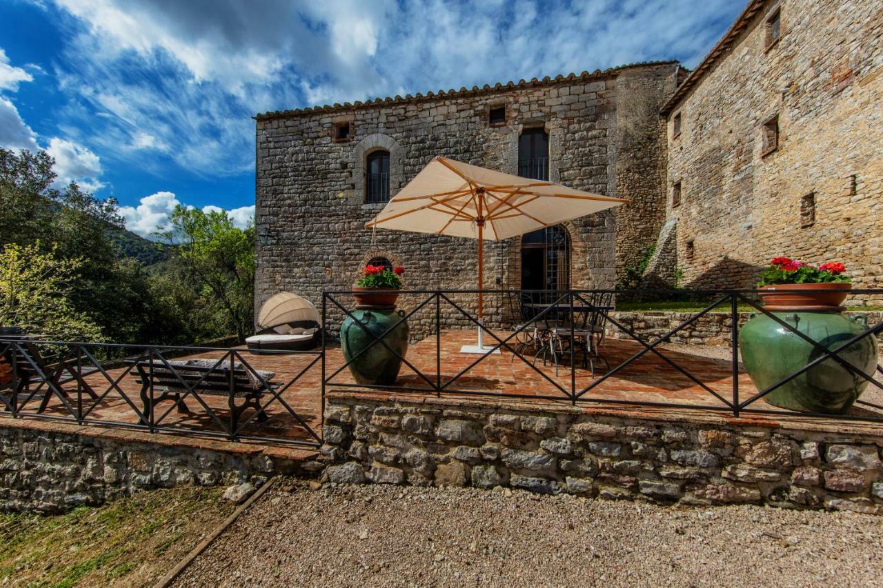 Castello Valenzino Aparthotel Pierantonio Kültér fotó