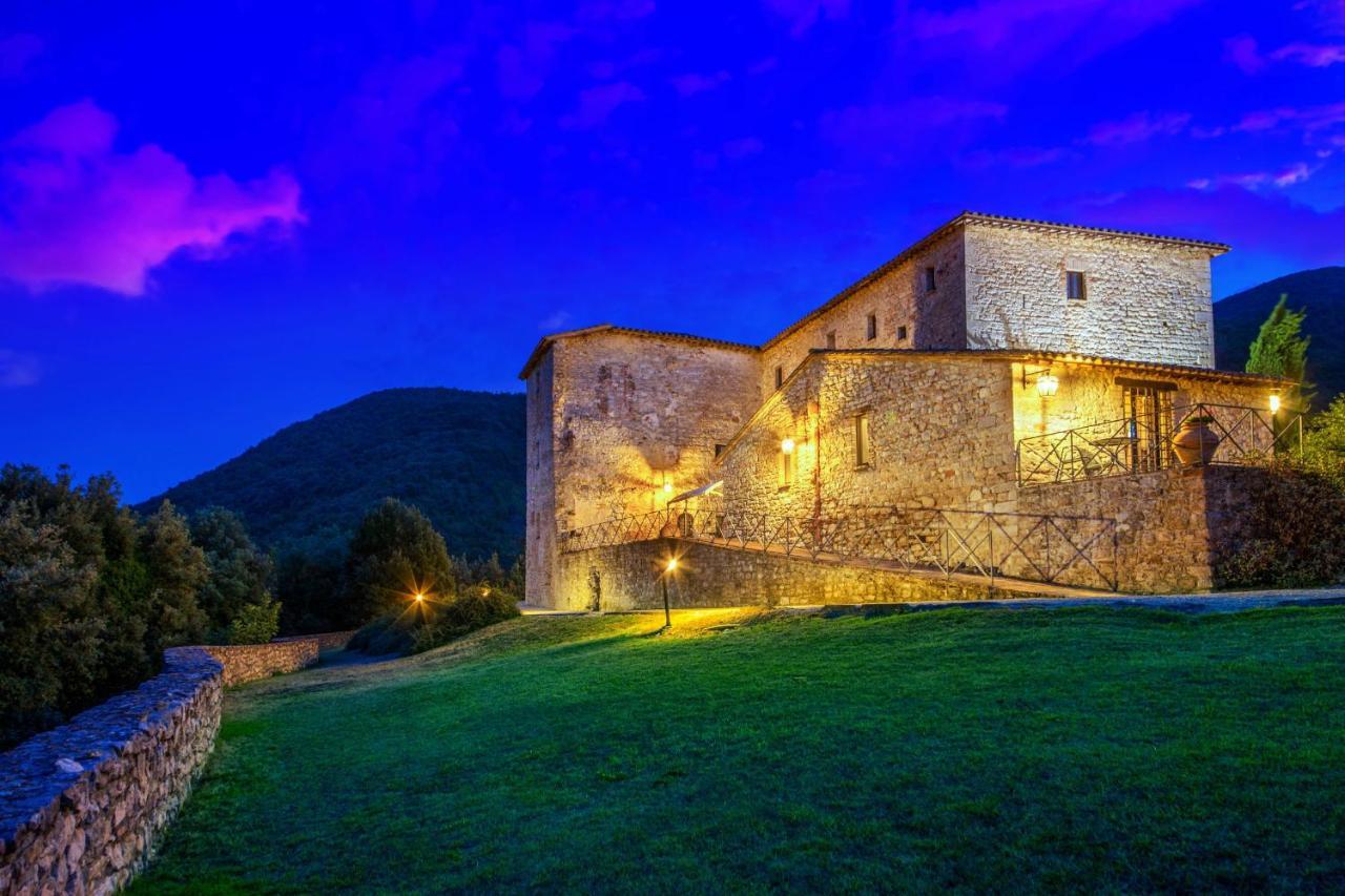 Castello Valenzino Aparthotel Pierantonio Kültér fotó